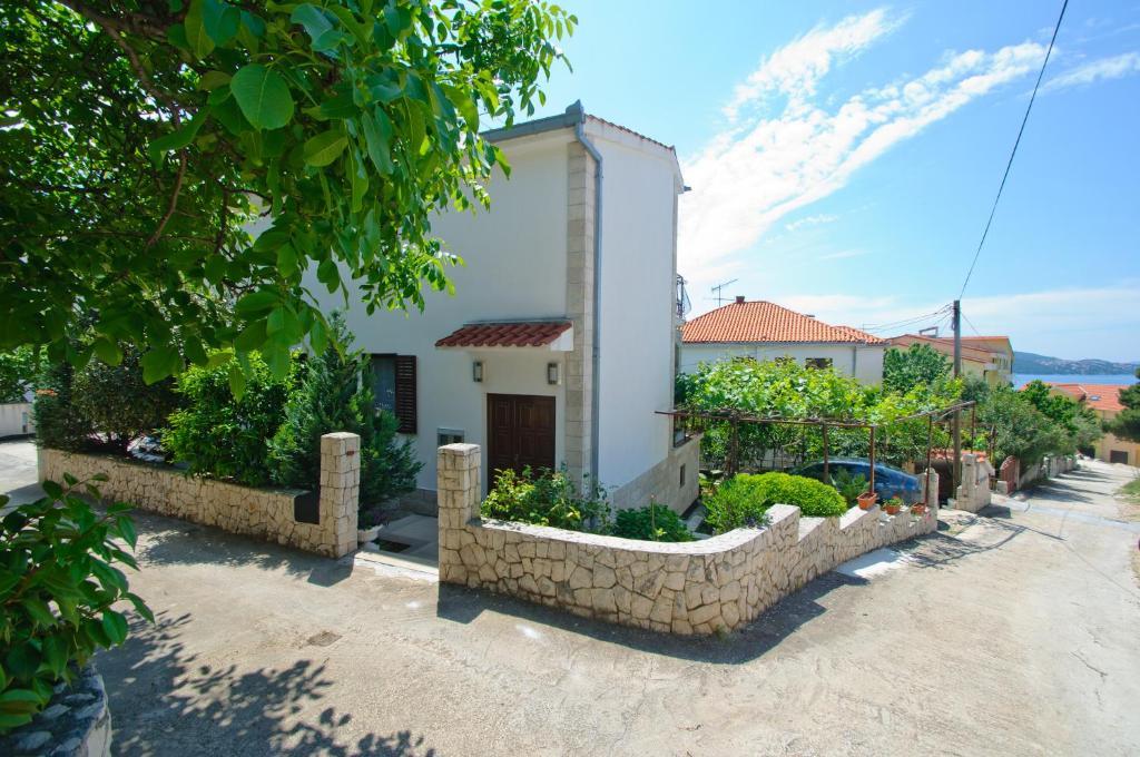 Hella Apartments Trogir Extérieur photo
