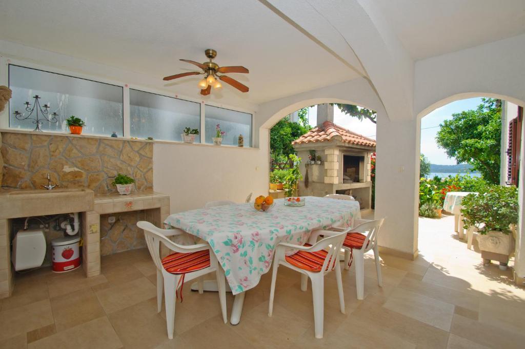 Hella Apartments Trogir Extérieur photo