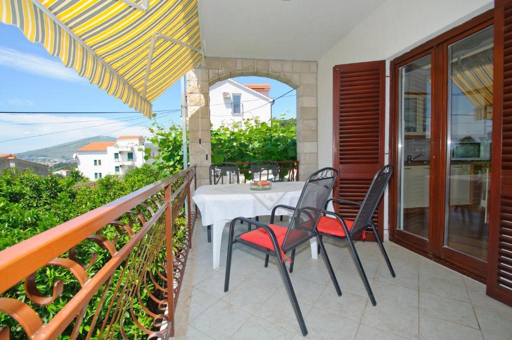 Hella Apartments Trogir Extérieur photo