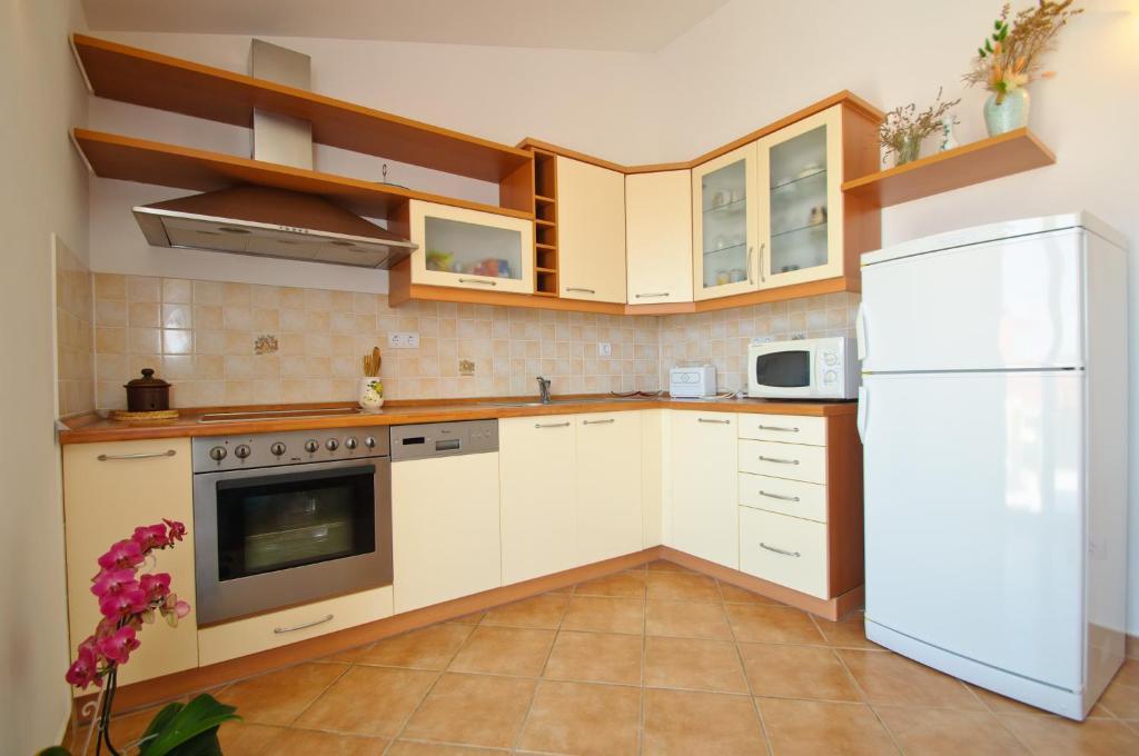 Hella Apartments Trogir Extérieur photo