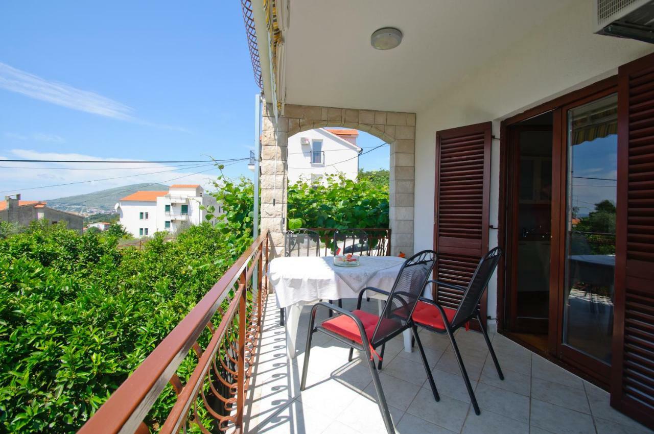 Hella Apartments Trogir Extérieur photo